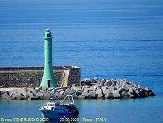 70a  - Fanale verde ( Porto di Vibo Marina  - ITALIA)  Green  lantern of the Vibo Marina  harbour  - ITALY